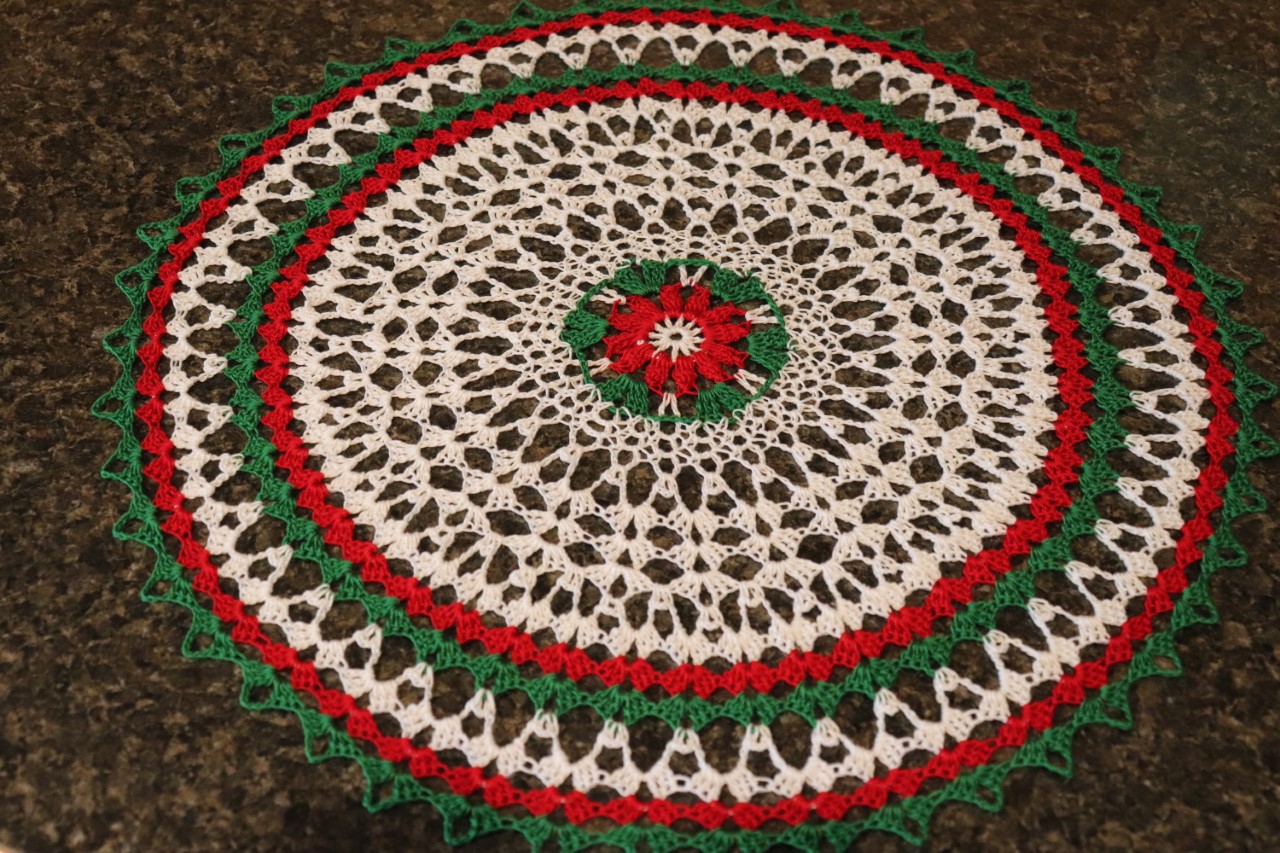 thumbnail_# 561 Touch of Christmas Doily